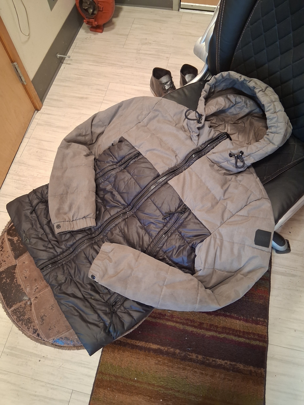 Hugo Boss Two-Tone Gray and Black Quilted Hooded Jacket - Picture 2 of 10